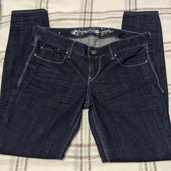 Express dark wash skinny jeans low rise size 6